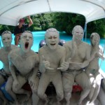 パラオ名物サンゴの泥パック！