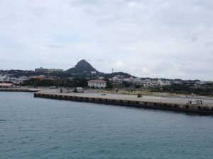 本部港からフェリーで30分で行ける伊江島 自転車をフェリーに積んで島でサイクリングをしました。